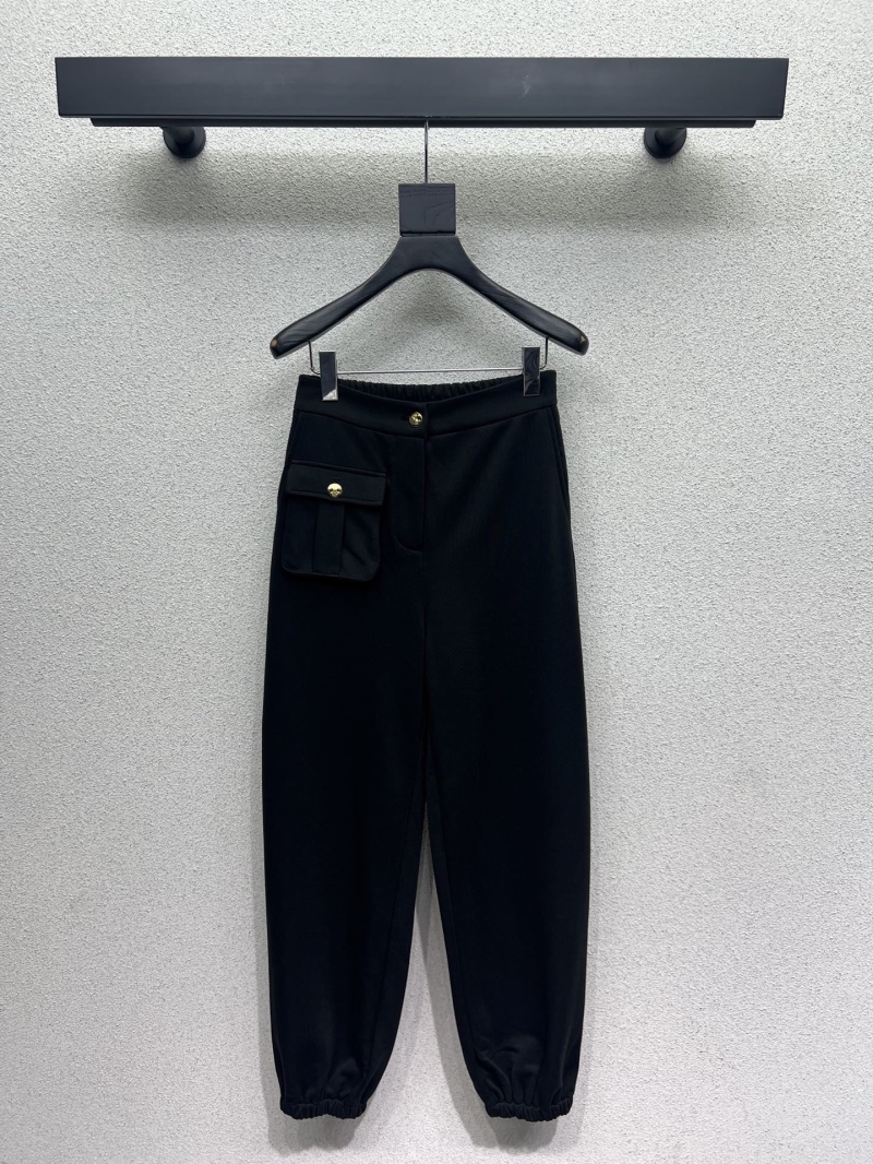 Ce1i*e outwears